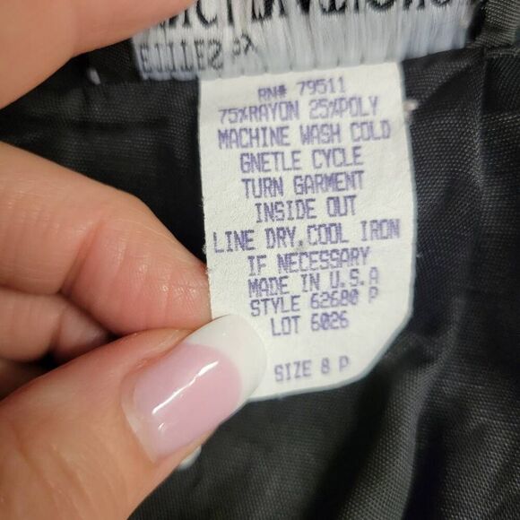 Set Black Mini Skirt & Peacock Soft Sharkbite Hem Blouse - Picture 8 of 11